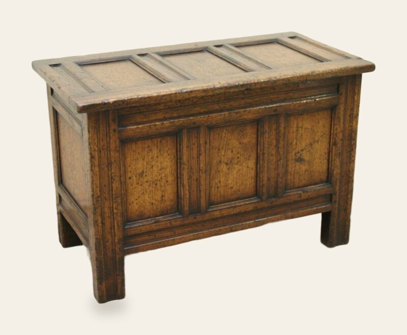 Coffer 925, corner view — handmade by Bryn Hall in Suffolk