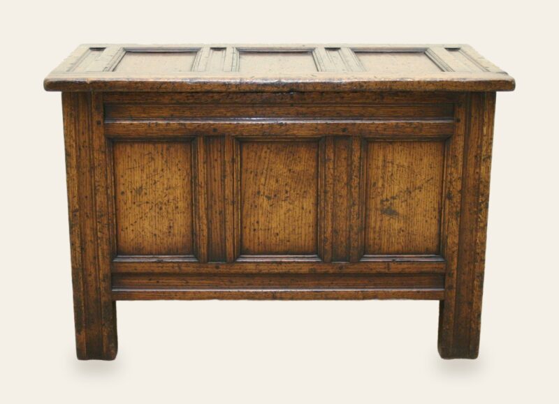 Coffer 925, side view — handmade by Bryn Hall in Suffolk