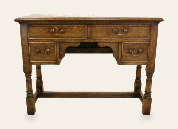 Dressing table 923 — handmade by Bryn Hall in Suffolk