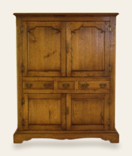 Oak tv cabinet — handmade by Bryn Hall in Suffolk