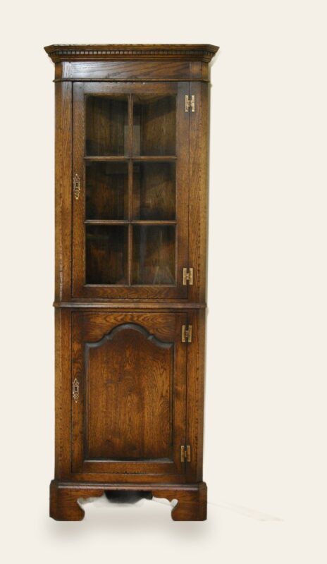 Single corner cabinet 138a — handmade by Bryn Hall in Suffolk
