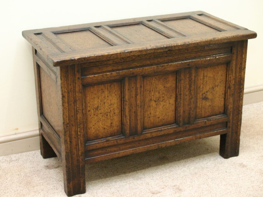 Coffer 925, corner view — handmade by Bryn Hall in Suffolk