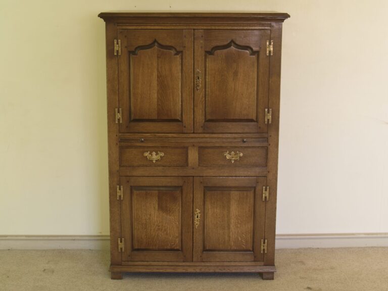 Oak Drinks Cabinets