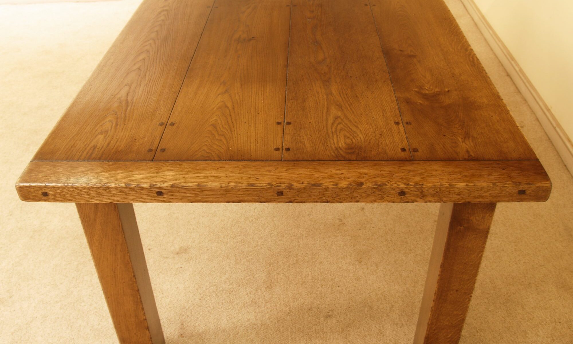 Close up oakamore table, top, view 2 — handmade by Bryn Hall in Suffolk